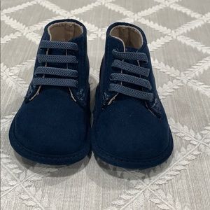Baby boy crib shoes size 2 Kenneth Cole